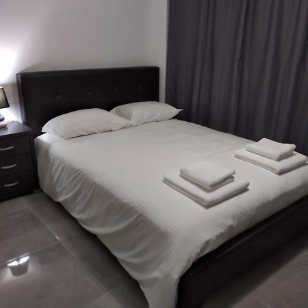 Cozy Place In The Heart Of Harbor Appartement Paphos Buitenkant foto