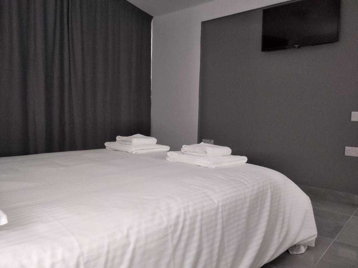 Cozy Place In The Heart Of Harbor Appartement Paphos Buitenkant foto
