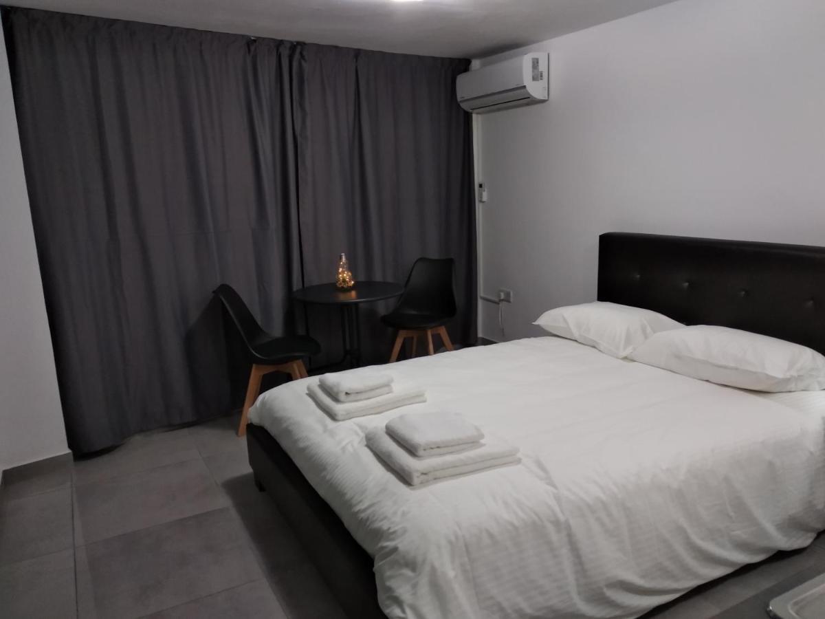 Cozy Place In The Heart Of Harbor Appartement Paphos Buitenkant foto